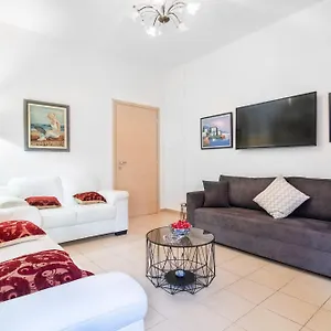  Διαμέρισμα Local Apt Near City Lights 1